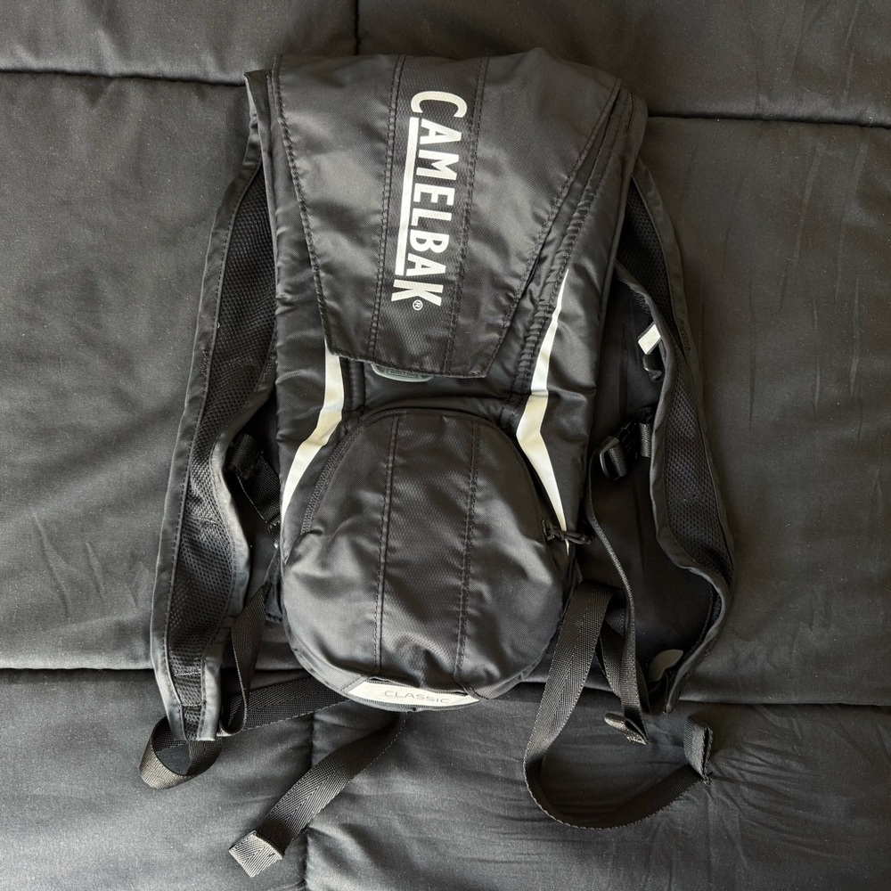 camelbak black classic hydrobak *missing bladder!*